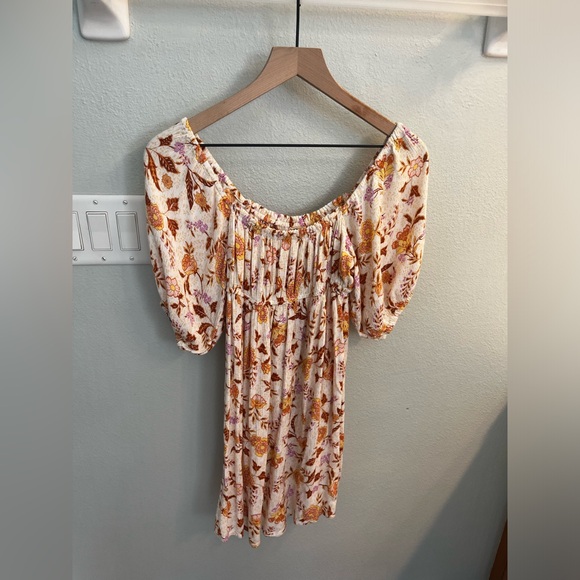 Billabong Dresses & Skirts - Billabong Ladies With Love Babydoll Dress orange and pink floral puff slv dress